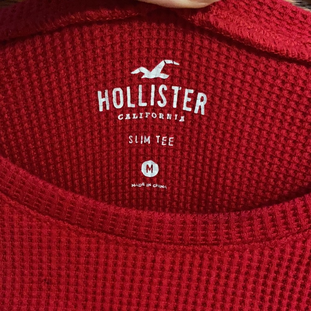 Red long sleeve hollister top - Picture 3 of 3
